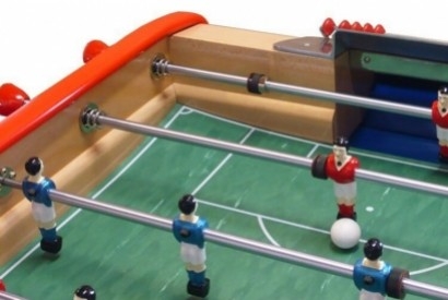Comment jouer au baby foot tout seul ? 